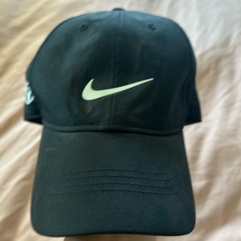 Women’s Nike hat